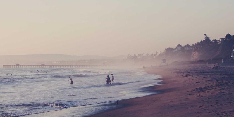 面包柜承重结构深度解析：多层重型陈列下的框架加固与烘焙解决方案